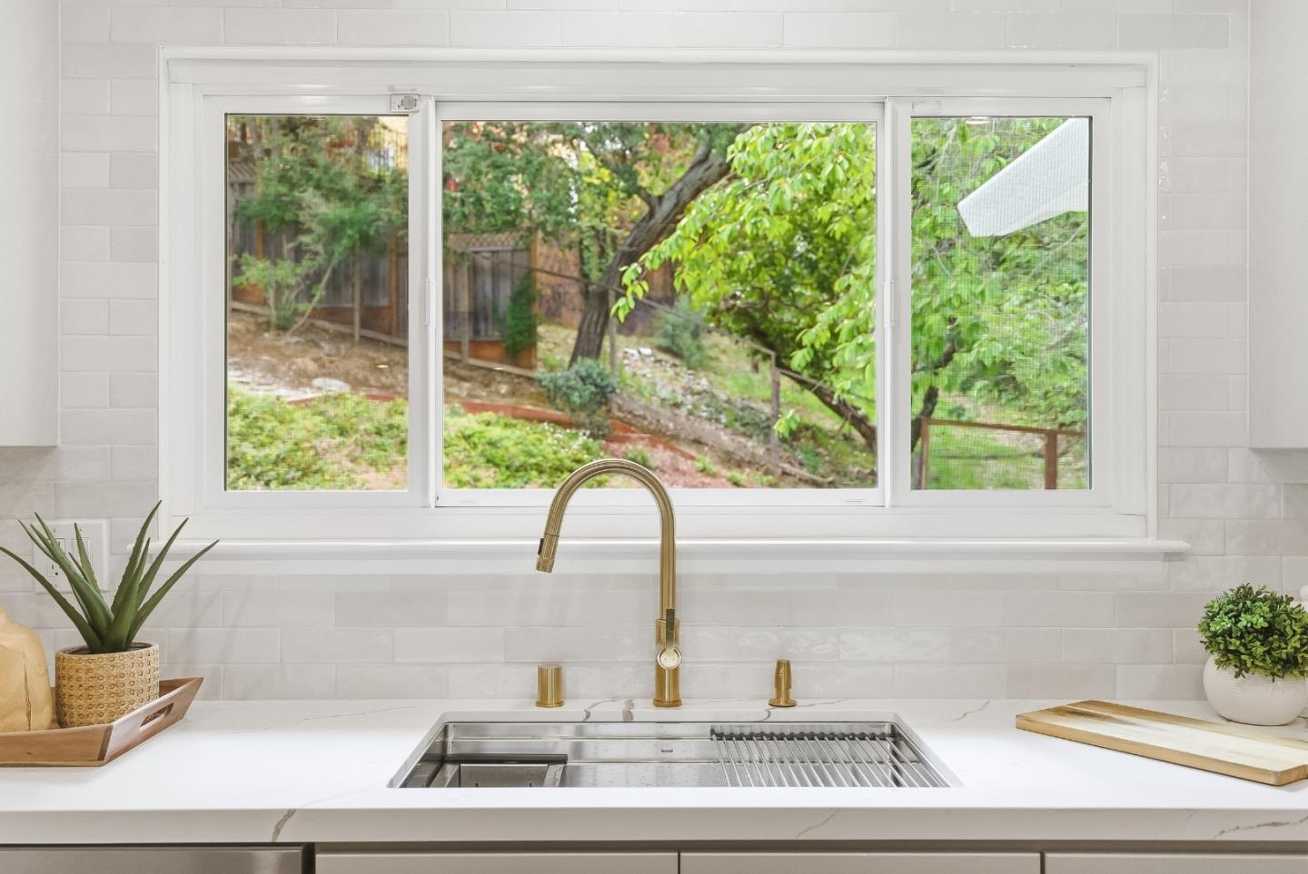 731 Crystal Springs Road San Mateo, CA 94402 - Photo 9 of 33