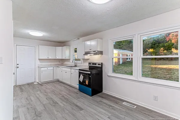 $180,000 | 922 Rancho Drive, Fayetteville, NC 28303