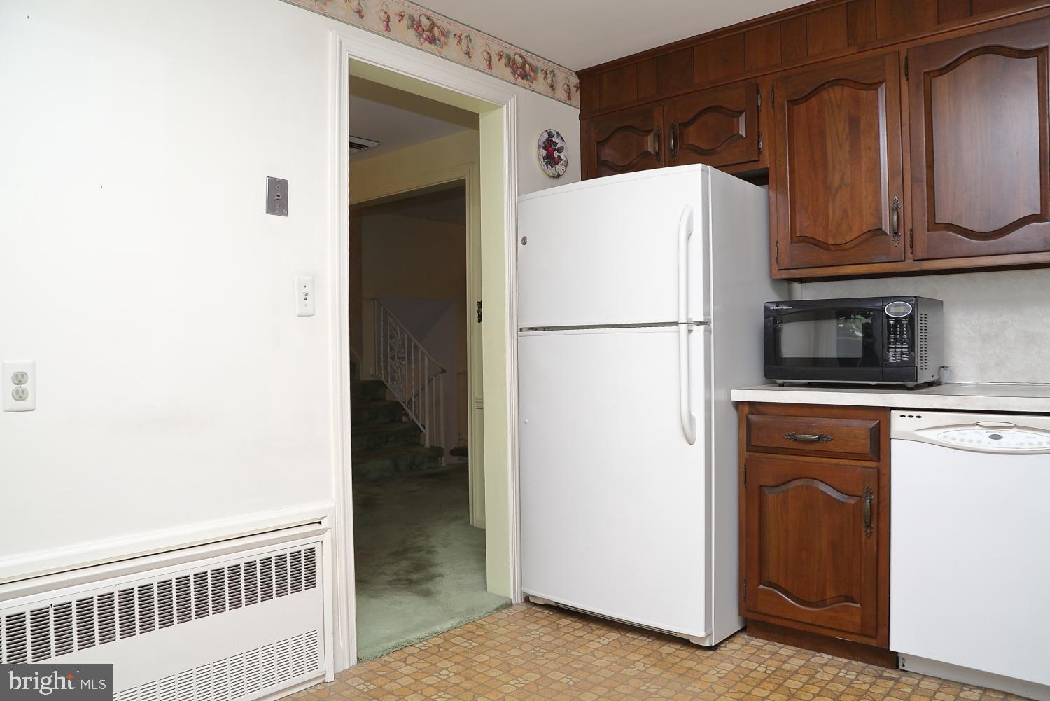 1130 Colonial Road Lancaster, PA 17603 - Photo 11 of 27 Kitchen
