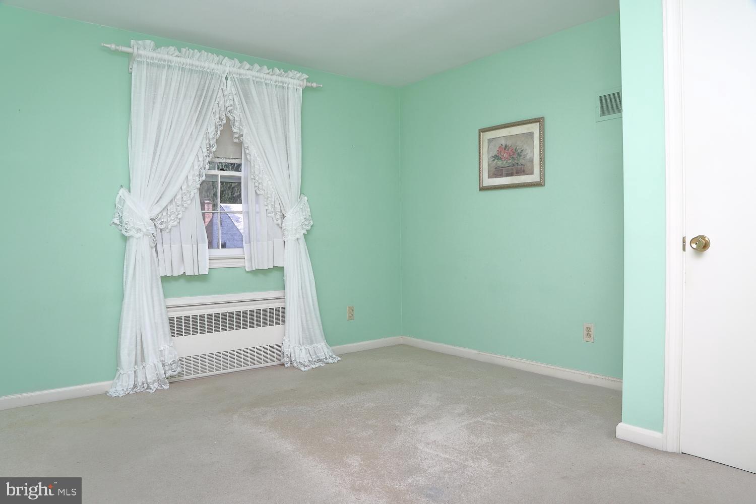 1130 Colonial Road Lancaster, PA 17603 - Photo 17 of 27 Bedroom
