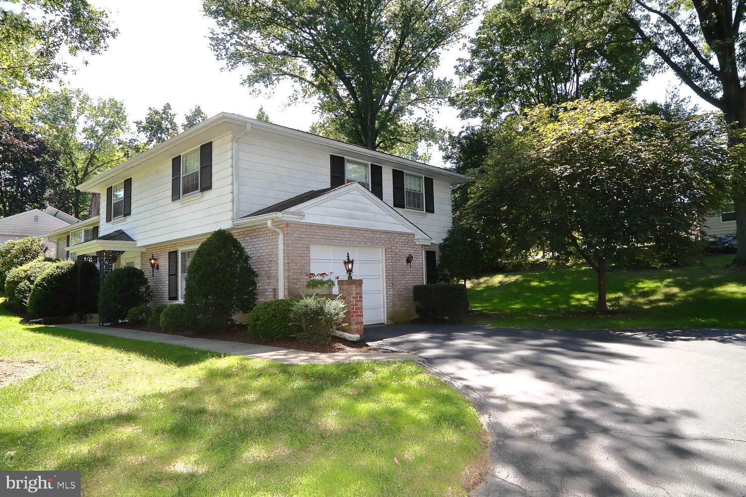 1130 Colonial Road Lancaster, PA 17603 - Photo 3 of 27 Gallery Image 3