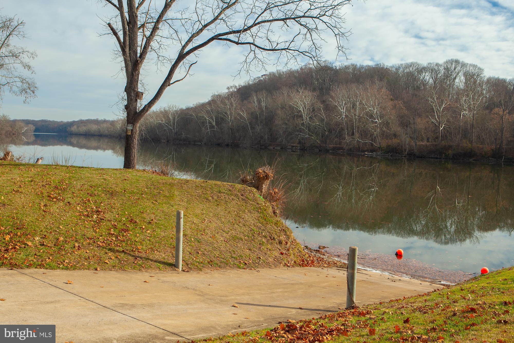 38 Whitings Neck Road, Unit POTOMAC OVERLOOK Martinsburg, WV 25404 - Photo 14 of 40 a view of a lake