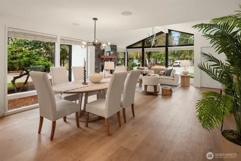 $1,697,200 | 14020 Northeast 62nd Street, Redmond, WA 98052