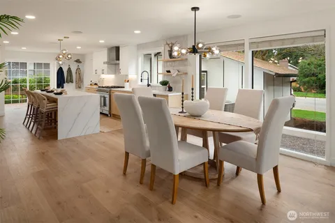 $1,697,200 | 14020 Northeast 62nd Street, Redmond, WA 98052