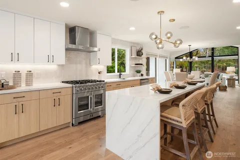 $1,697,200 | 14020 Northeast 62nd Street, Redmond, WA 98052