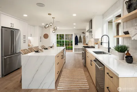 $1,697,200 | 14020 Northeast 62nd Street, Redmond, WA 98052