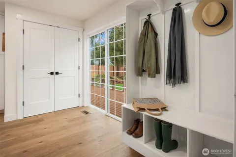 $1,697,200 | 14020 Northeast 62nd Street, Redmond, WA 98052