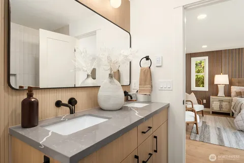 $1,697,200 | 14020 Northeast 62nd Street, Redmond, WA 98052