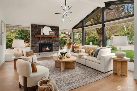 $1,697,200 | 14020 Northeast 62nd Street, Redmond, WA 98052