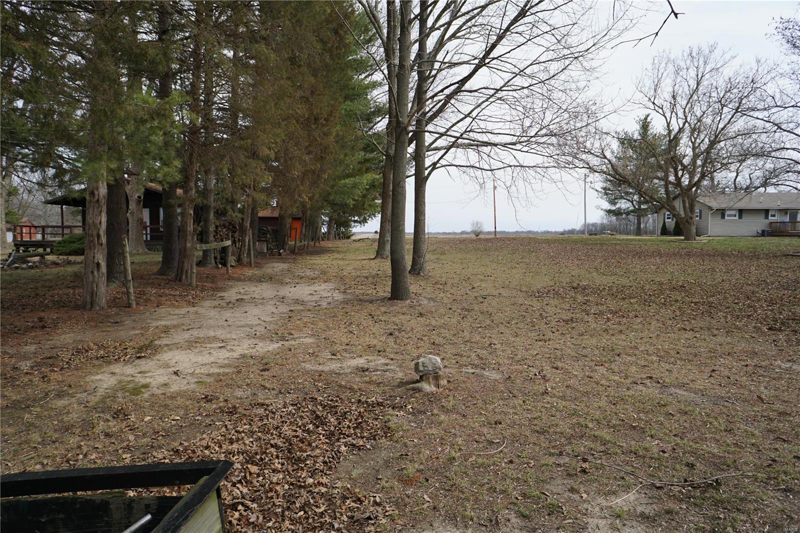 19467 Boulder Road Carlyle, IL 62231 - Photo 2 of 58