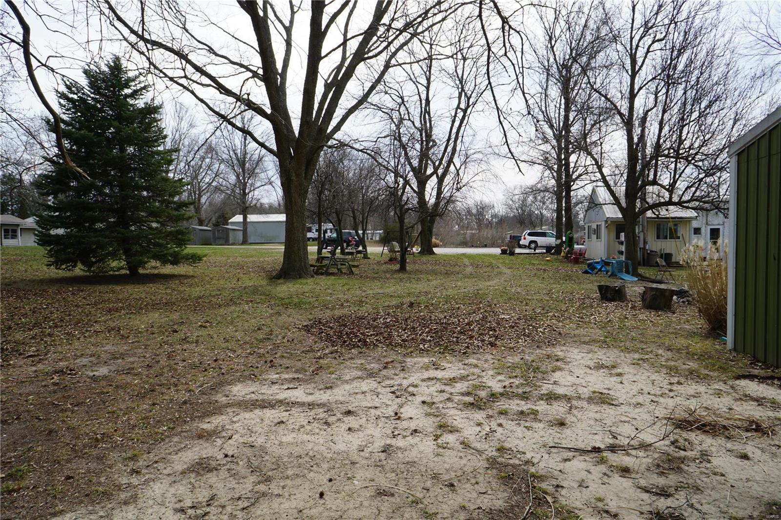 19467 Boulder Road Carlyle, IL 62231 - Photo 3 of 58