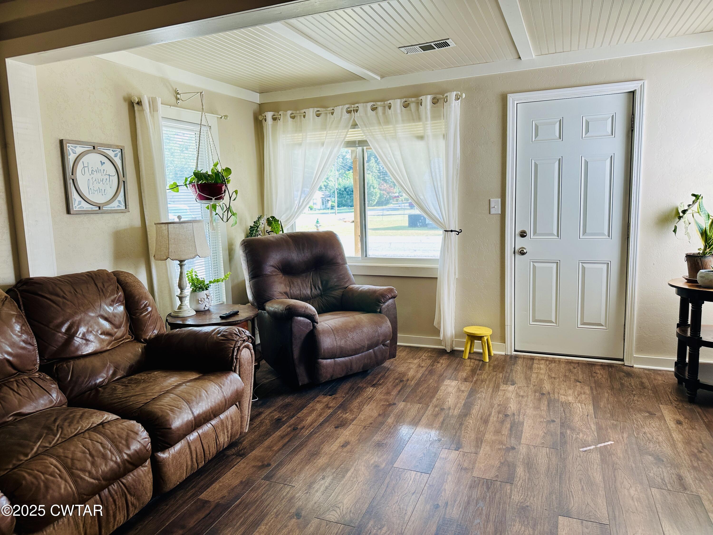 404 McKnight Street Rutherford, TN 38369 - Photo 7 of 33 a living room with furniture and a window