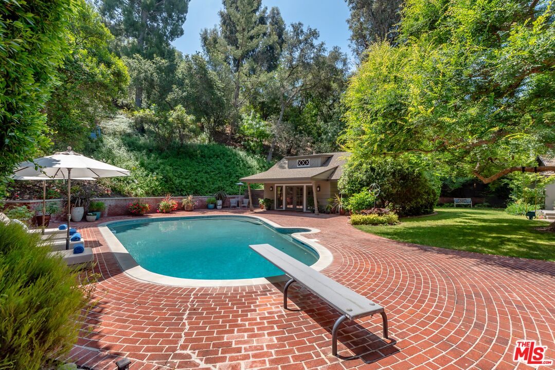 15946 Woodvale Road Los Angeles, CA 91436 - Photo 40 of 49 Gallery Image 40