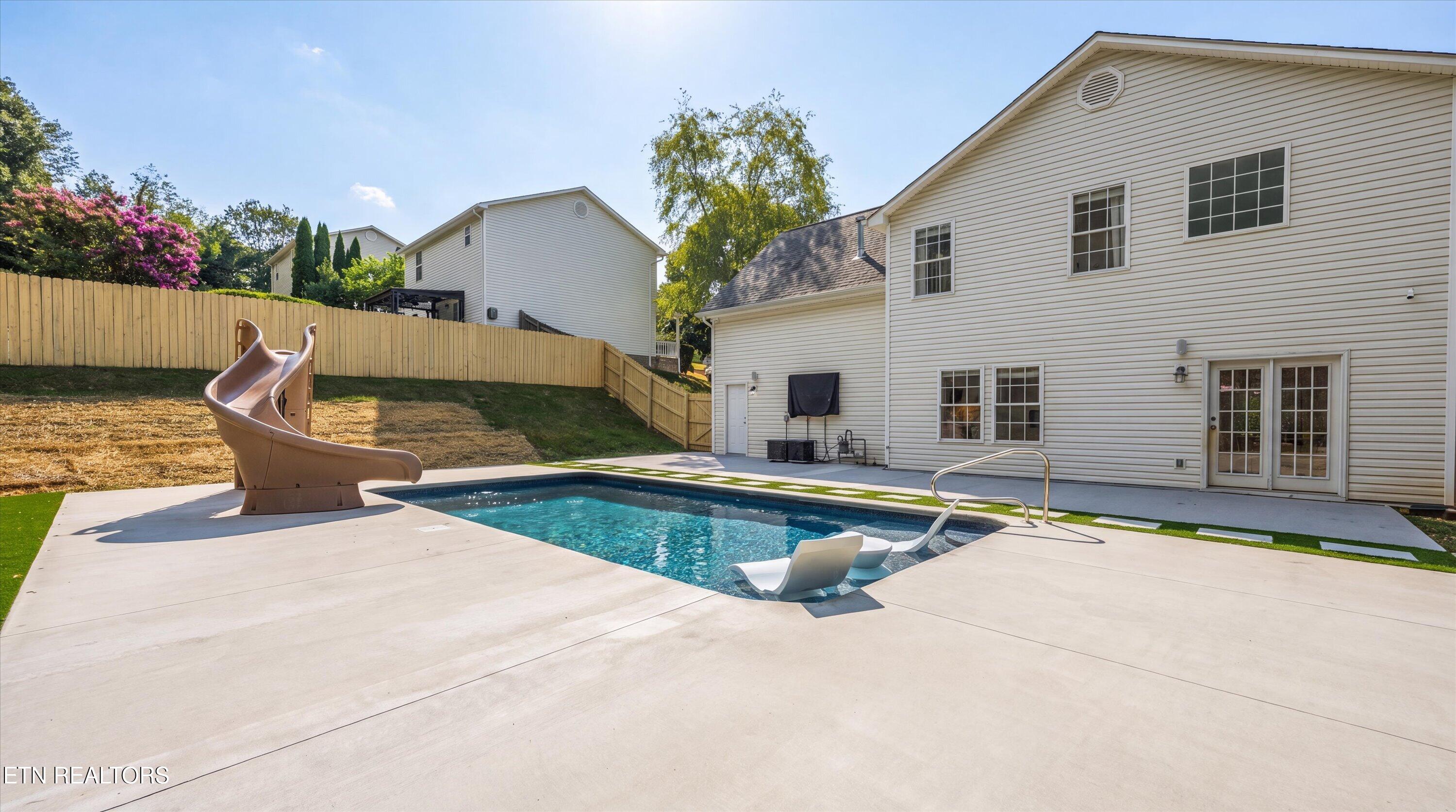 8300 Foxworth Trail Powell, TN 37849 - Photo 6 of 43 39-8300 Foxworth Trail 22