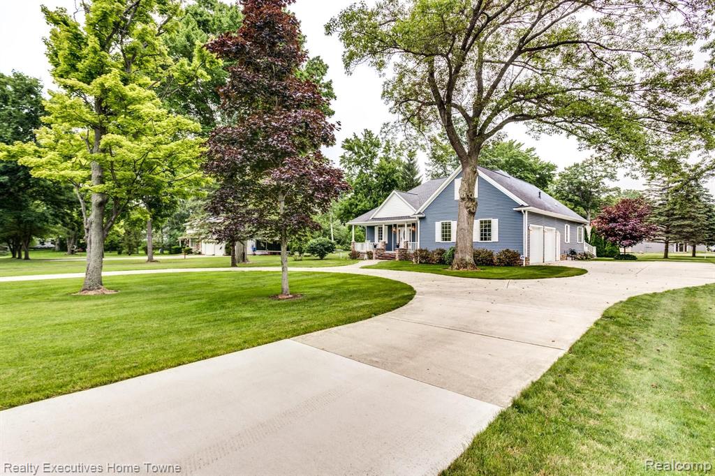 3934 State Road Fort Gratiot, MI 48059 - Photo 2 of 44