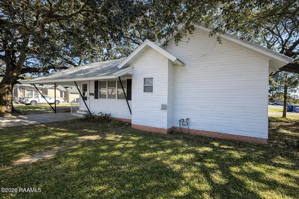 $75,000 | 201 North Charles Campbell Street, Abbeville, LA 70510