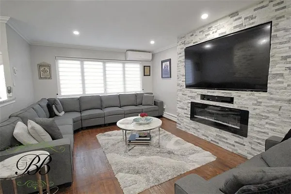 $1,499,000 | 1230 East 73rd Street | Georgetown