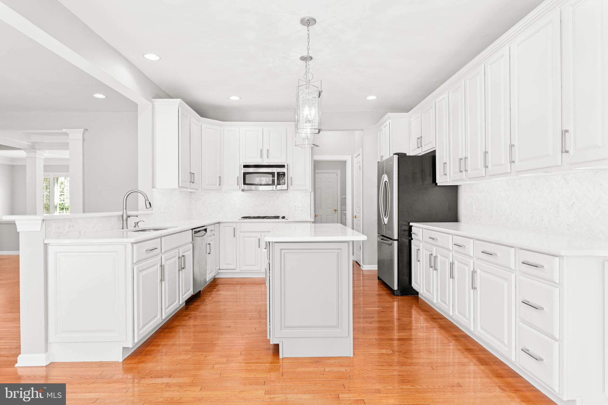 302 Arthur Court Newtown Square, PA 19073 - Photo 20 of 57 Kitchen.