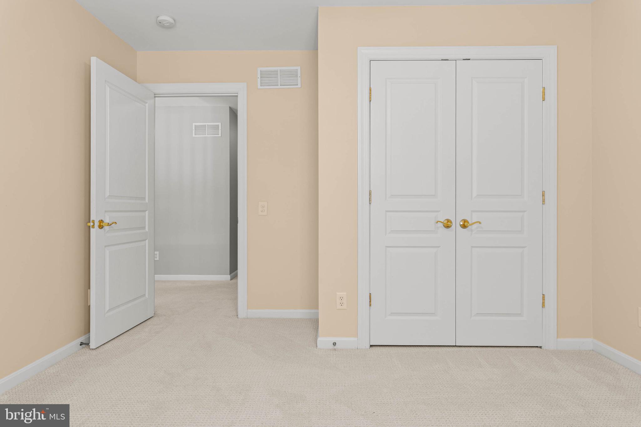 302 Arthur Court Newtown Square, PA 19073 - Photo 46 of 57 3rd bedroom w/ large closet.