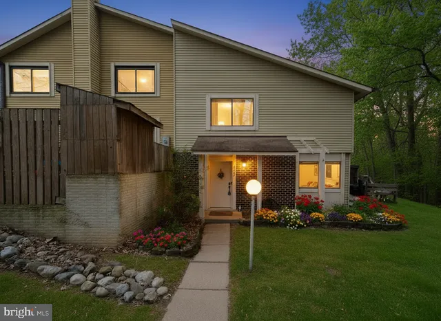 $474,900 | 5602 Summer Oak Way, Burke, VA 22015