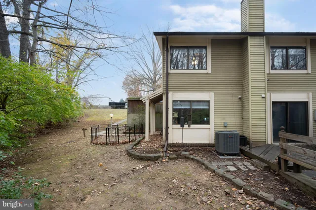 $474,900 | 5602 Summer Oak Way, Burke, VA 22015