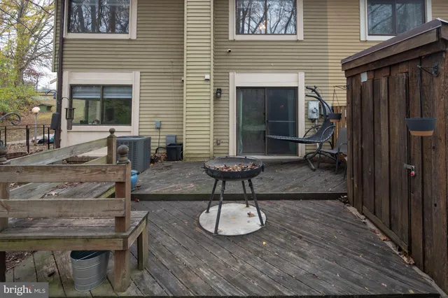 $474,900 | 5602 Summer Oak Way, Burke, VA 22015