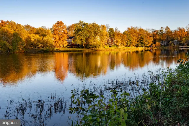 $474,900 | 5602 Summer Oak Way, Burke, VA 22015