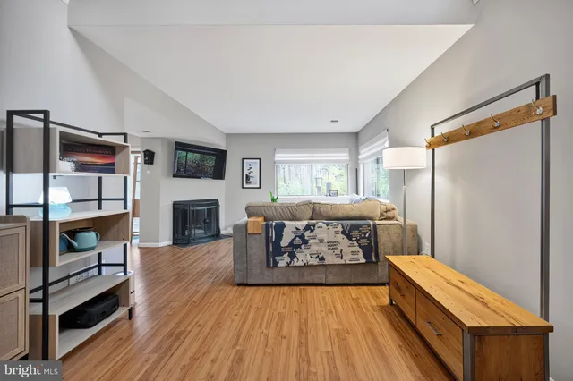 $474,900 | 5602 Summer Oak Way, Burke, VA 22015