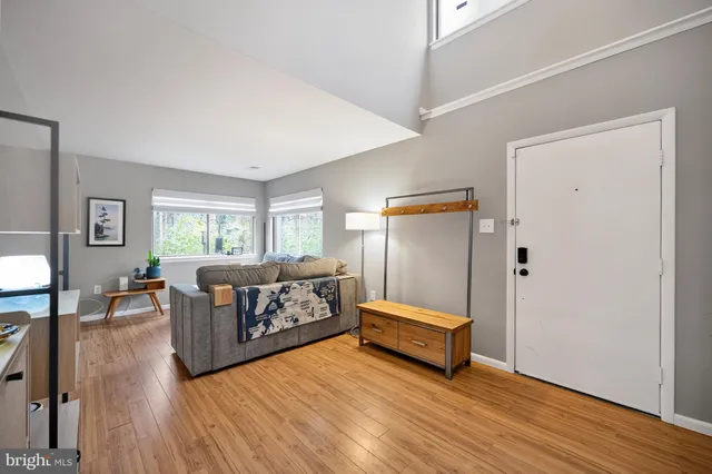 $474,900 | 5602 Summer Oak Way, Burke, VA 22015