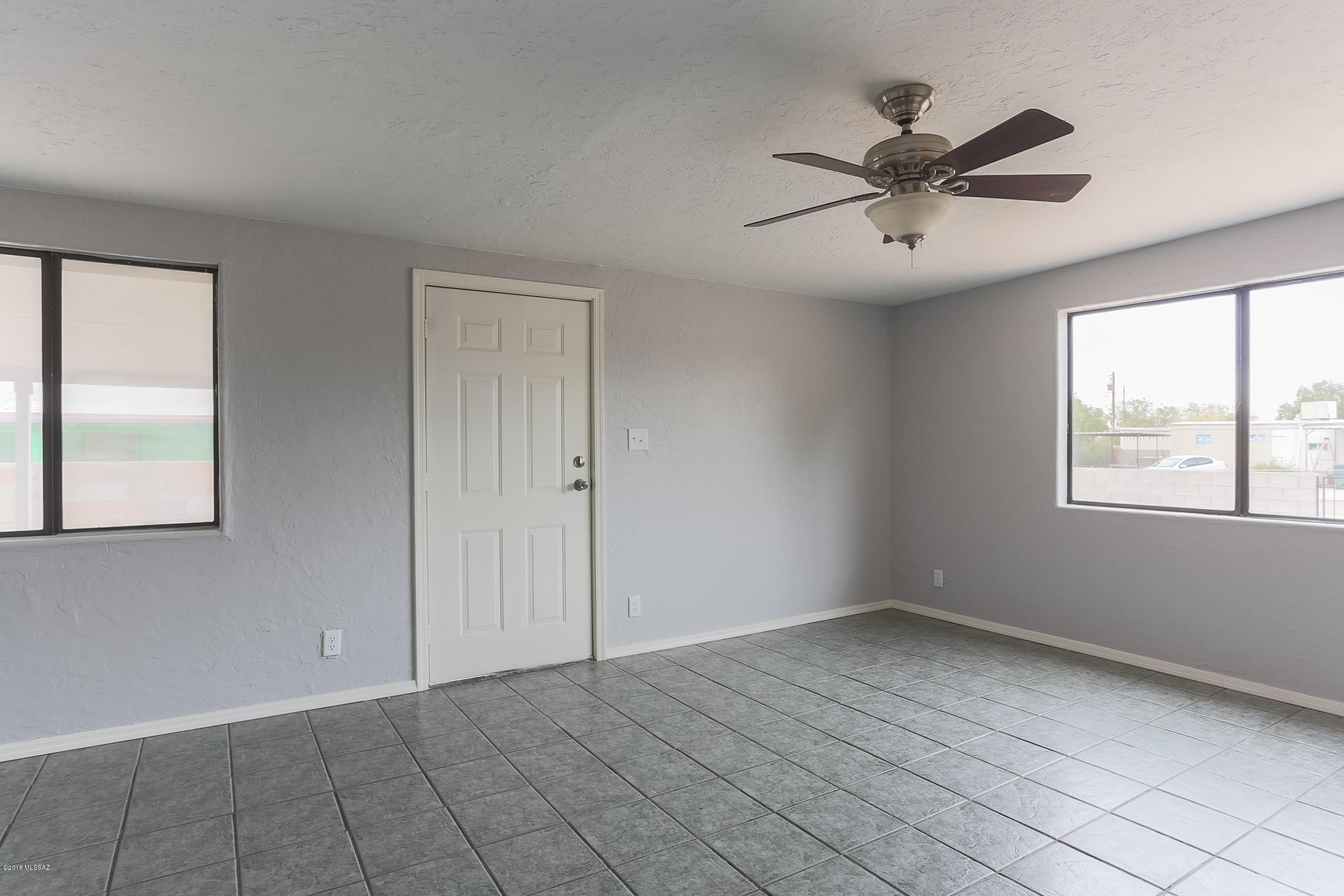 1410 East Ginter Road Tucson, AZ 85706 - Photo 3 of 15 Gallery Image 3