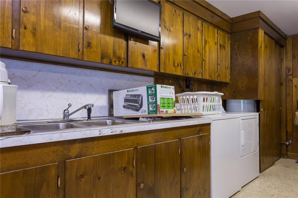 11 Pepperrell Road Kittery, ME 03905 - Photo 30 of 35 The laundry area.