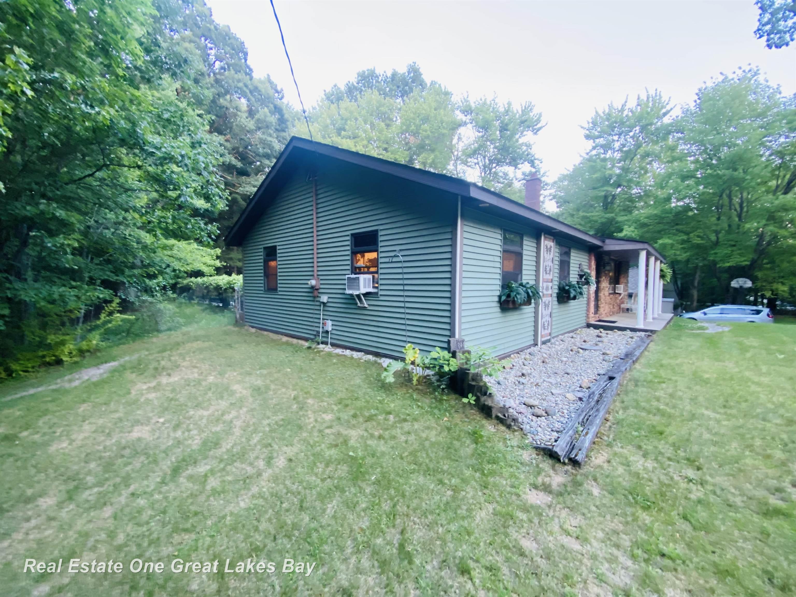 1885 Erskine Road Hemlock, MI 48626 - Photo 7 of 45