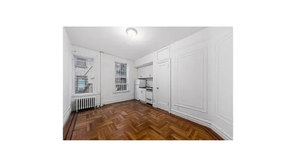 $2,600 | 220 East 36th Street, Unit B5 | Murray Hill