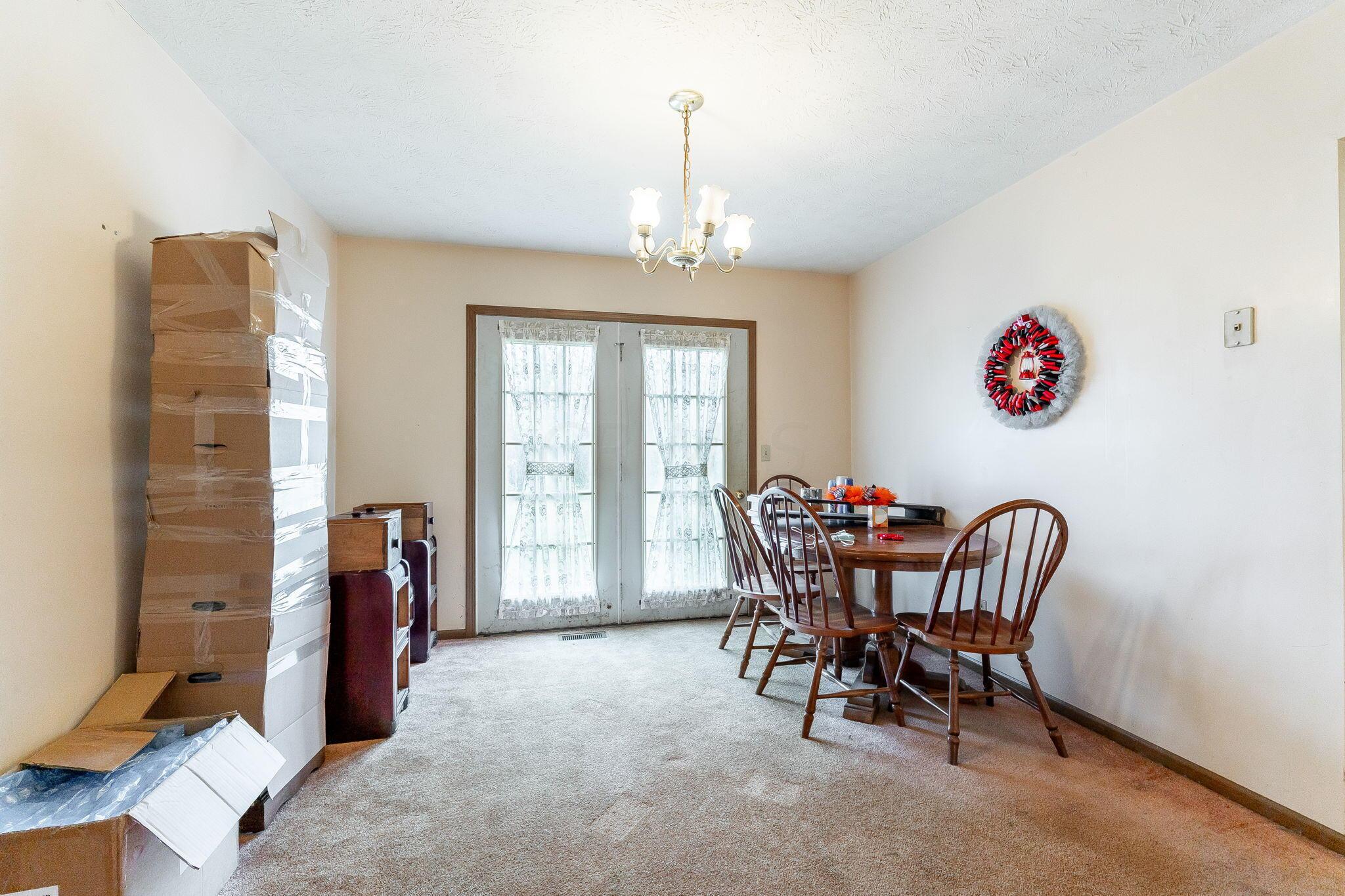 487 Meadow Lane Springfield, OH 45505 - Photo 16 of 58 487 Meadow Ln (Interior)-7
