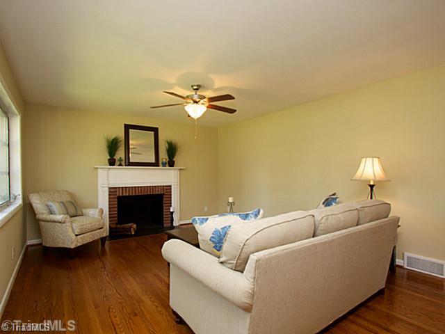 134 Penny Road Jamestown, NC 27282 - Photo 4 of 16 Living Room.