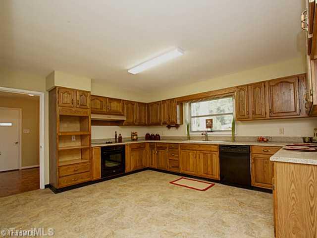 134 Penny Road Jamestown, NC 27282 - Photo 6 of 16 Kitchen.