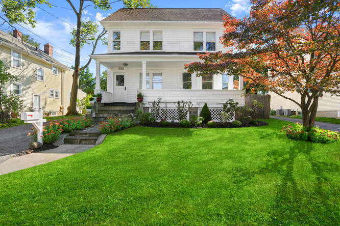 10 Rockland Pl Greenwich CT-small-047-05