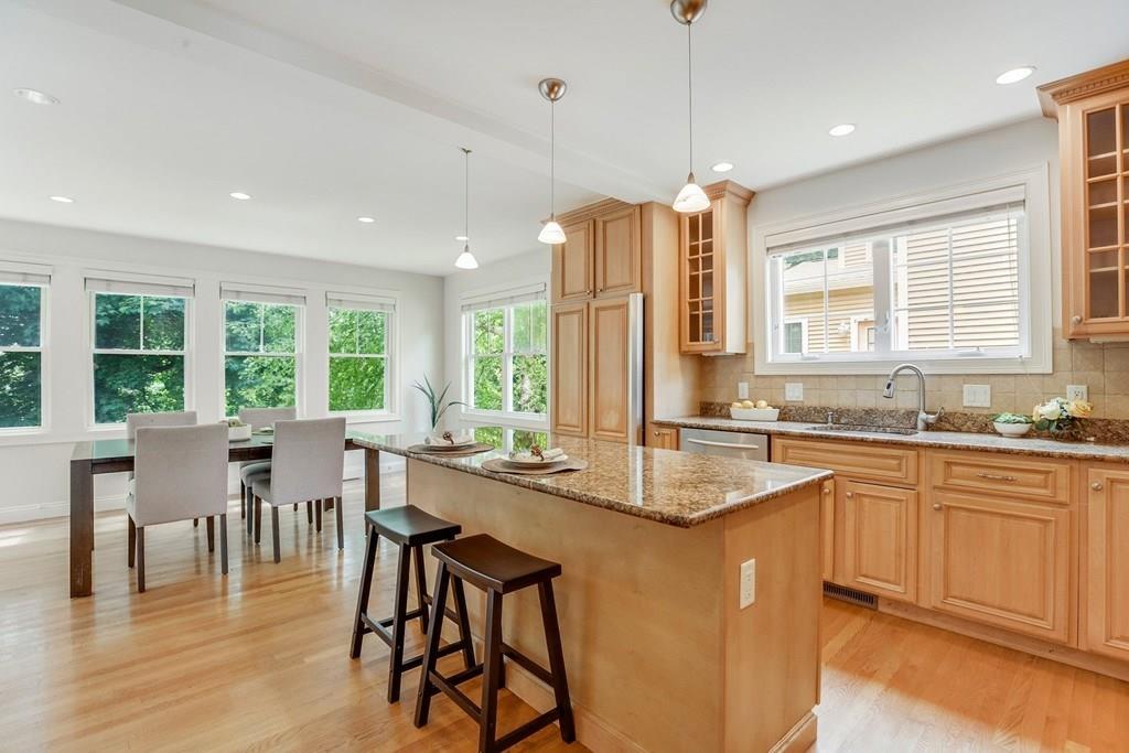 21 Knox Street Belmont, MA 02478 - Photo 4 of 38