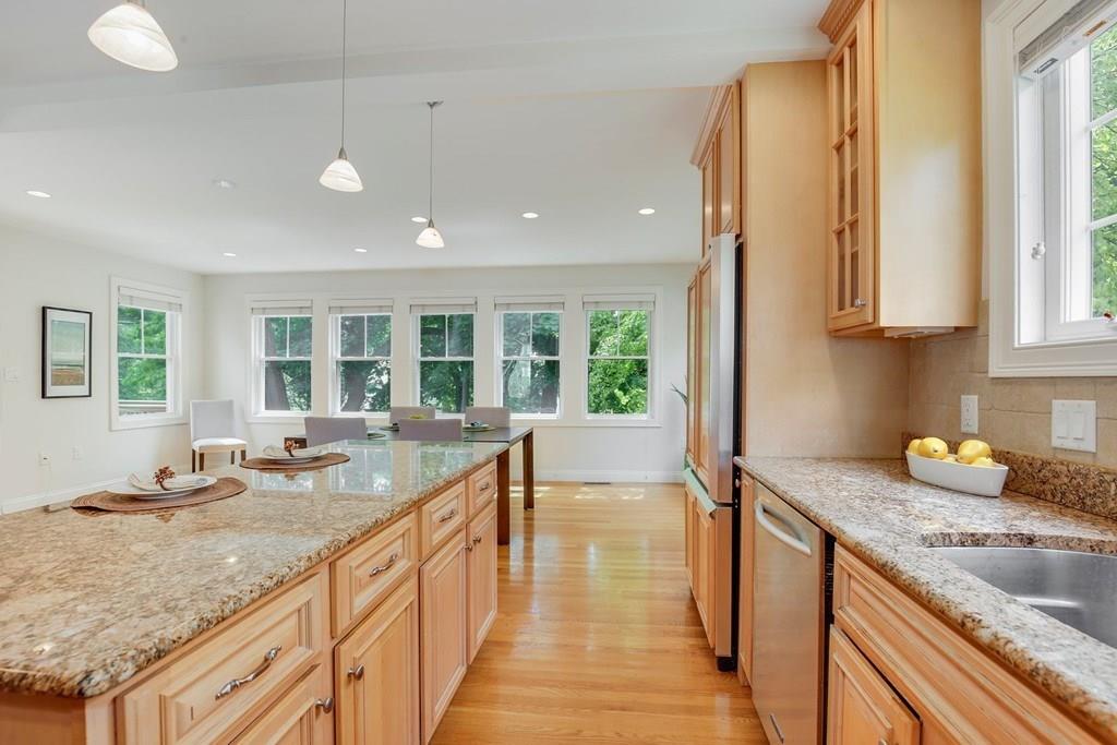 21 Knox Street Belmont, MA 02478 - Photo 5 of 38