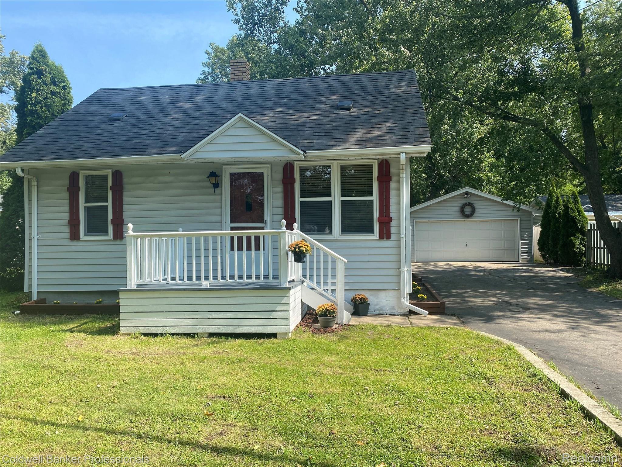 3272 North Genesee Road Flint, MI 48506 - Photo 1 of 14 36D0448A-5AC6-49BC-B760-7C868ADDDB49.jpeg