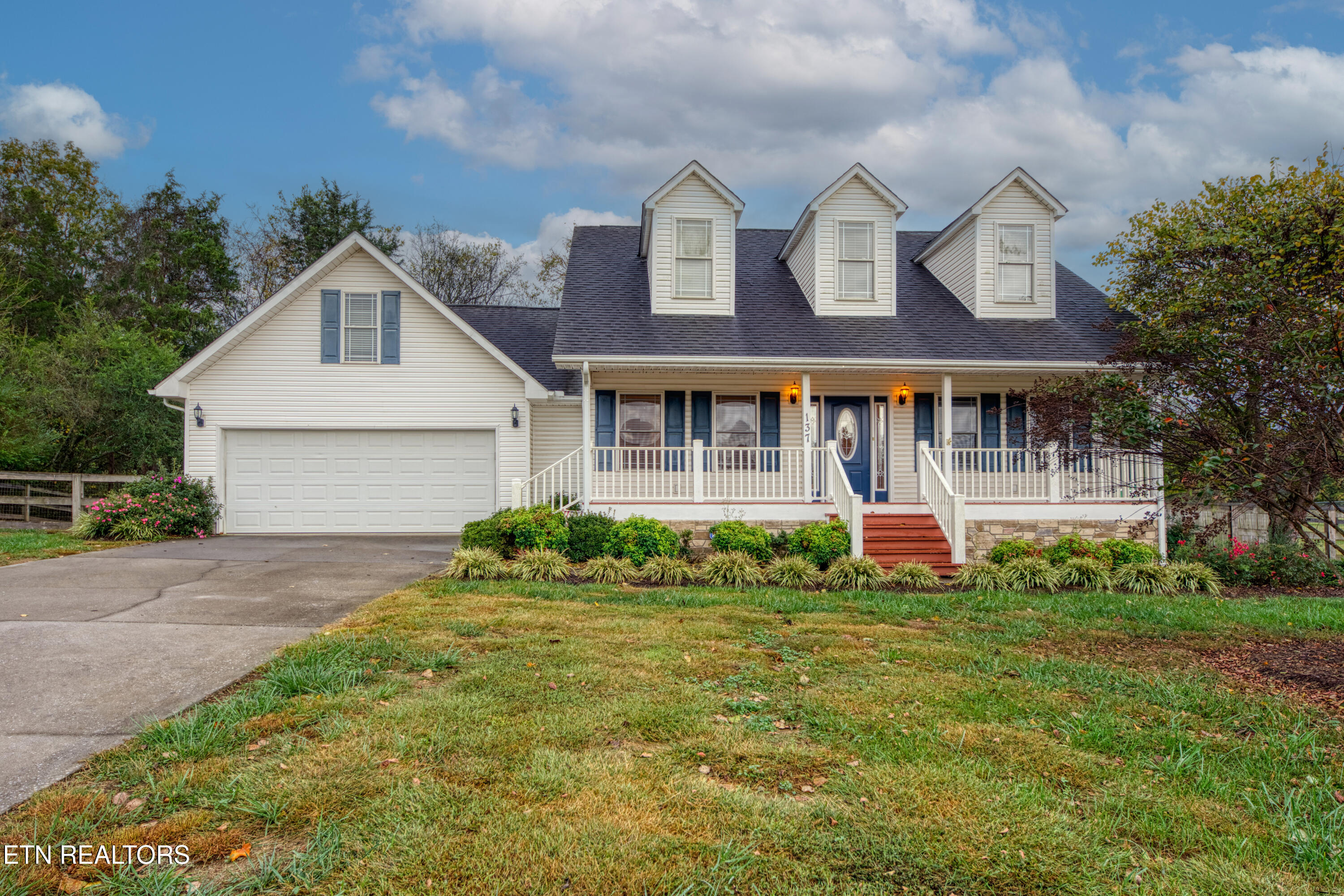 137 Meadowood Road Newport, TN 37821 - Photo 2 of 37 0H3A8649_100