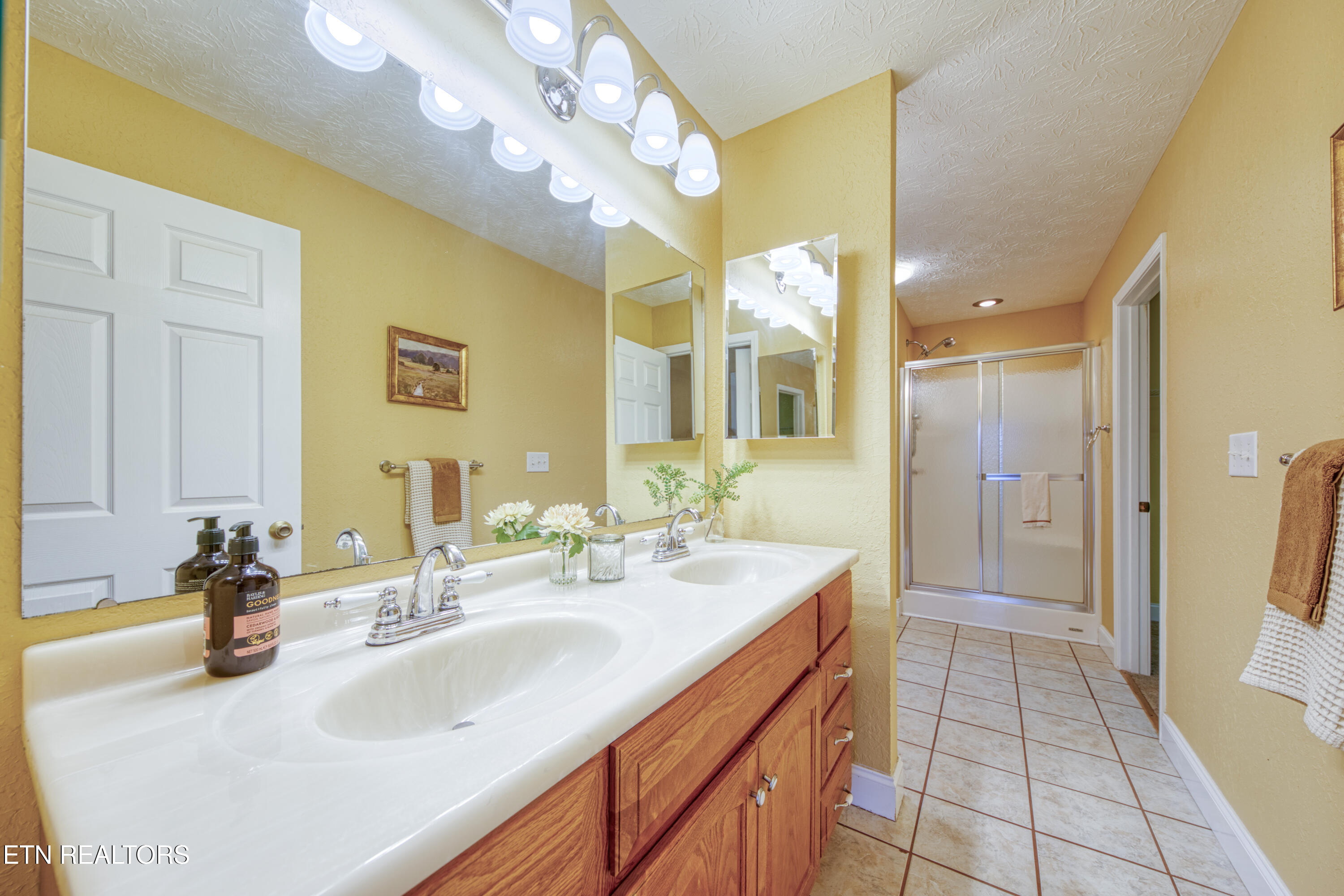 137 Meadowood Road Newport, TN 37821 - Photo 21 of 37 0H3A8603_85