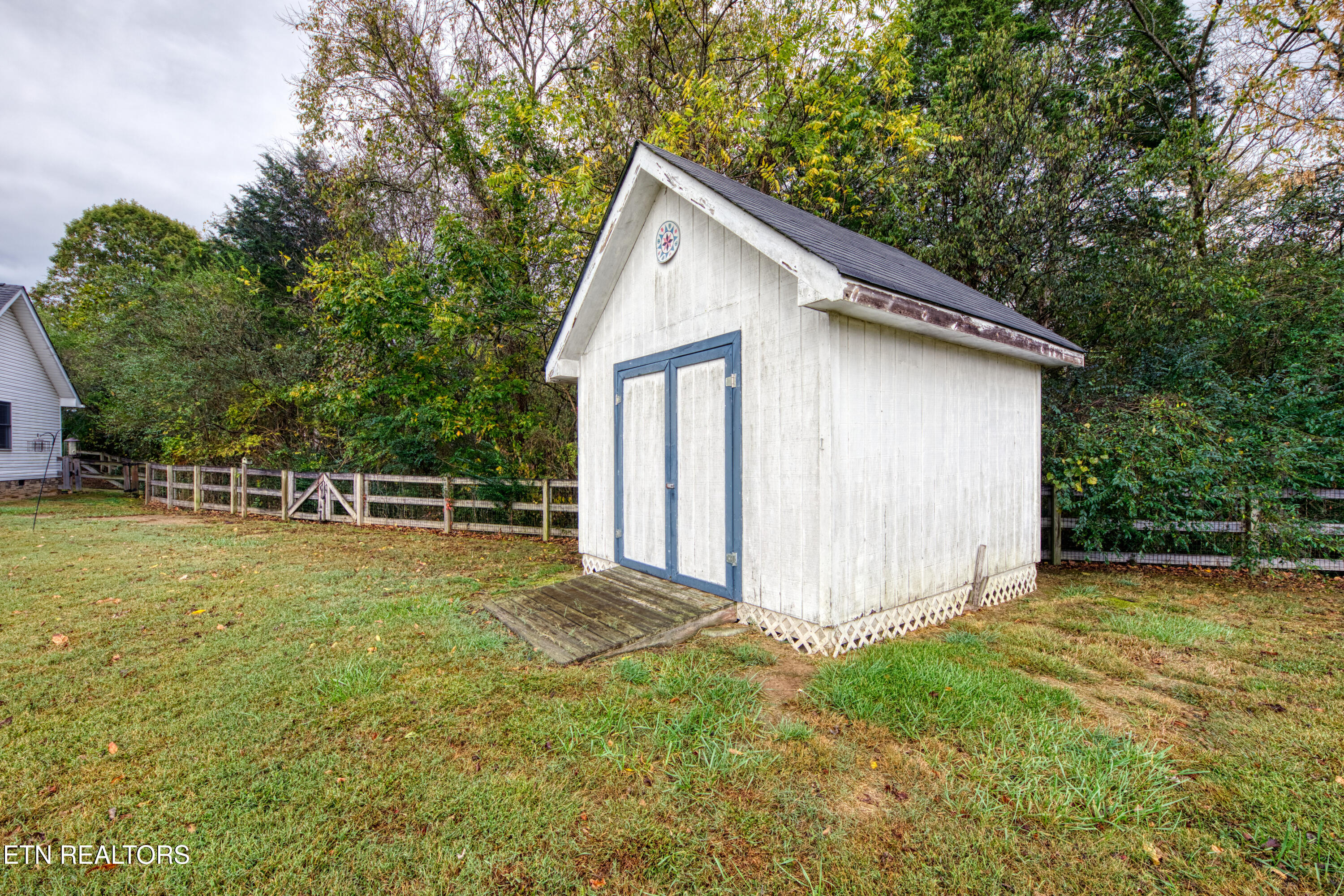 137 Meadowood Road Newport, TN 37821 - Photo 34 of 37 0H3A8631_94