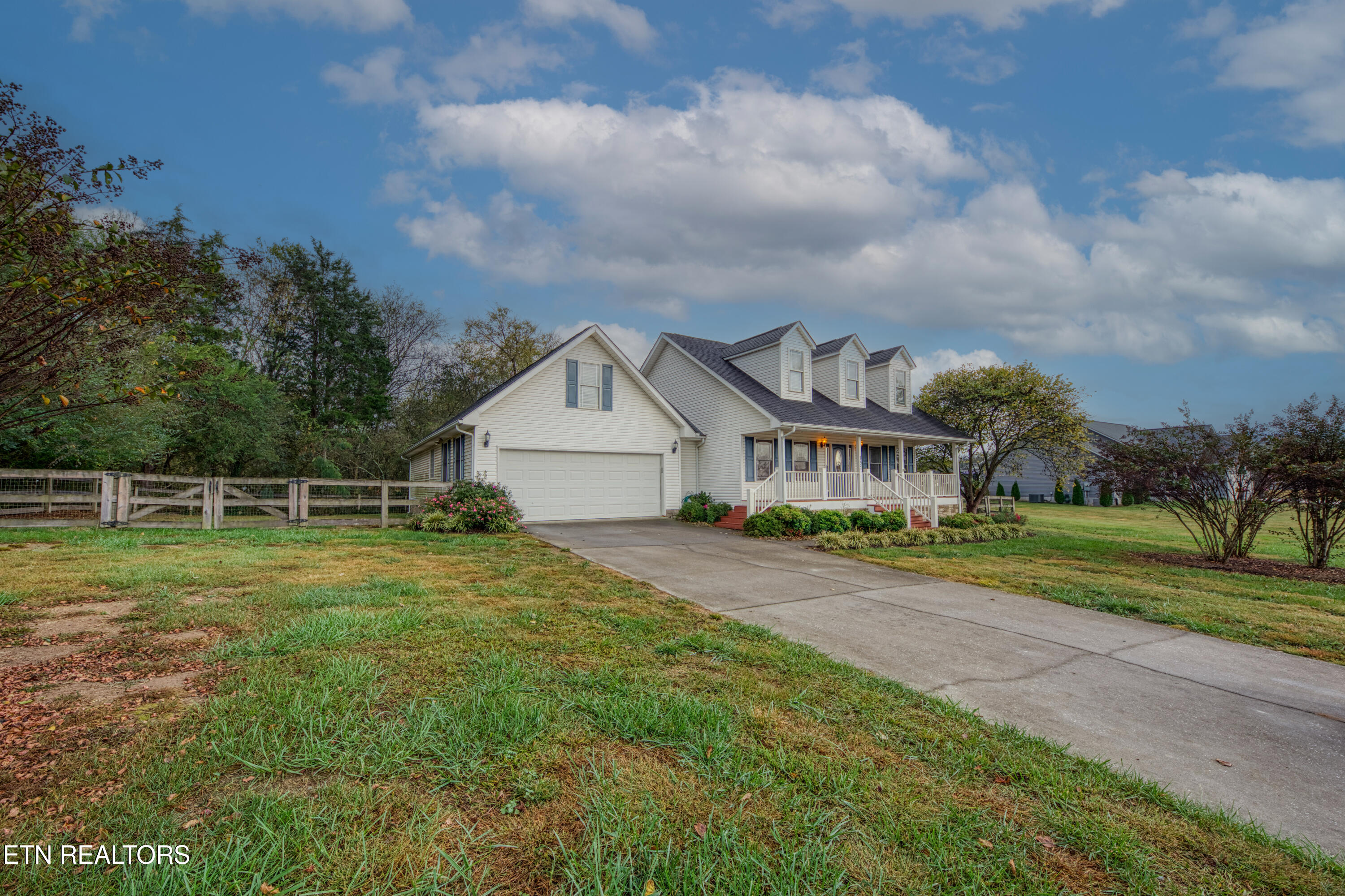 137 Meadowood Road Newport, TN 37821 - Photo 5 of 37 0H3A8662_104
