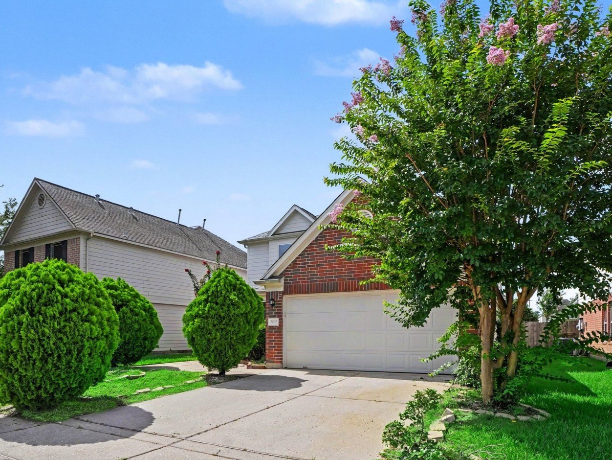 5622 Wasabi Lane Baytown, TX 77521 - Photo 28 of 29 front view of a house