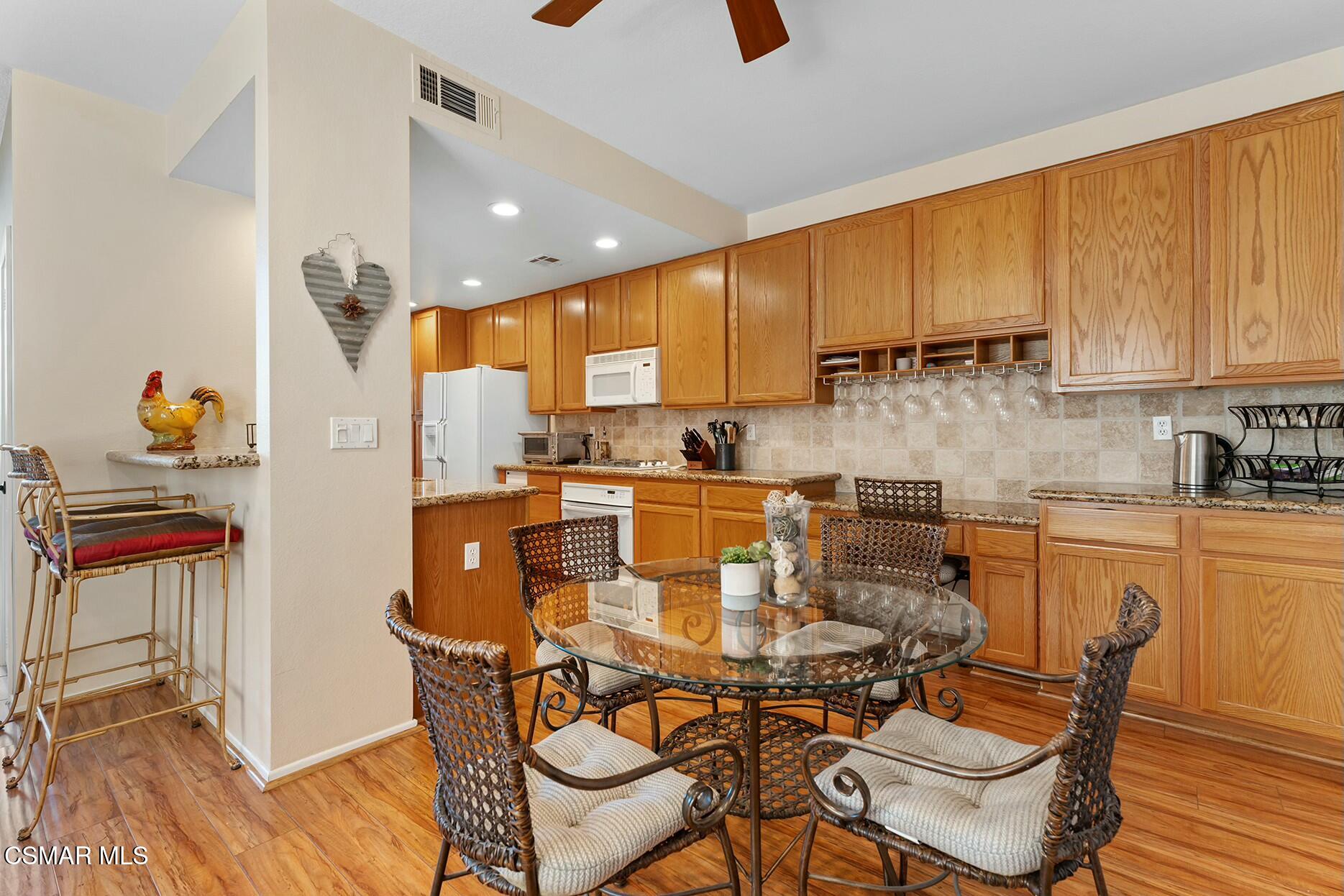 647 Cardinal Ridge Lane, Unit C Simi Valley, CA 93065 - Photo 18 of 54 tempImageguniT0