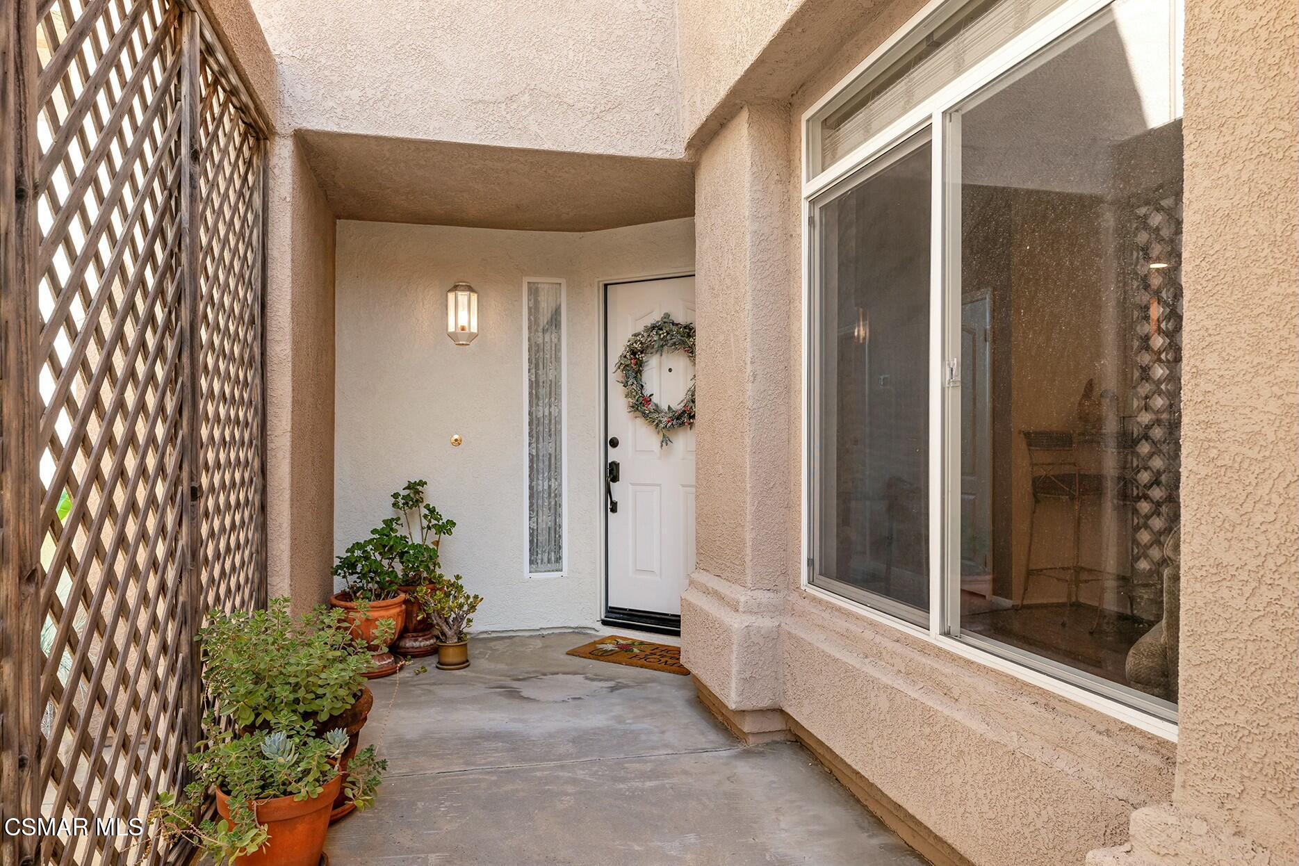 647 Cardinal Ridge Lane, Unit C Simi Valley, CA 93065 - Photo 4 of 54 tempImage0P3tze