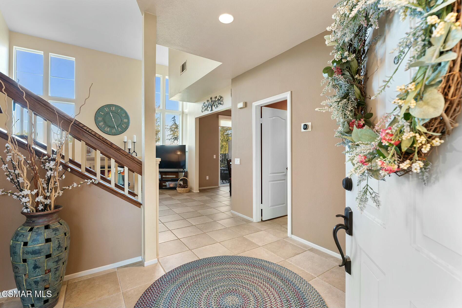 647 Cardinal Ridge Lane, Unit C Simi Valley, CA 93065 - Photo 5 of 54 tempImageMwInVh