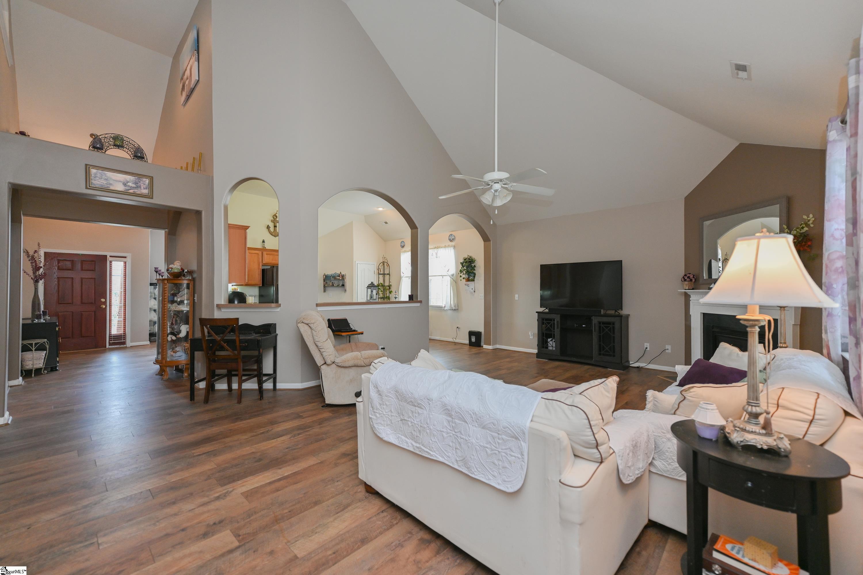 746 Tinder Boiling Springs Boiling Springs, SC 29316 - Photo 12 of 34 Gallery Image 12