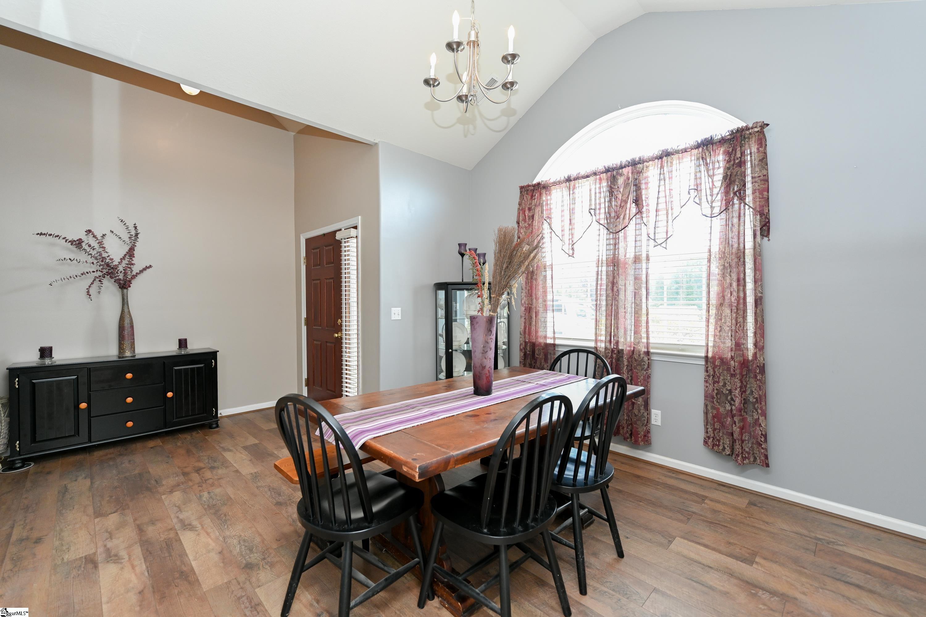 746 Tinder Boiling Springs Boiling Springs, SC 29316 - Photo 5 of 34 Gallery Image 5